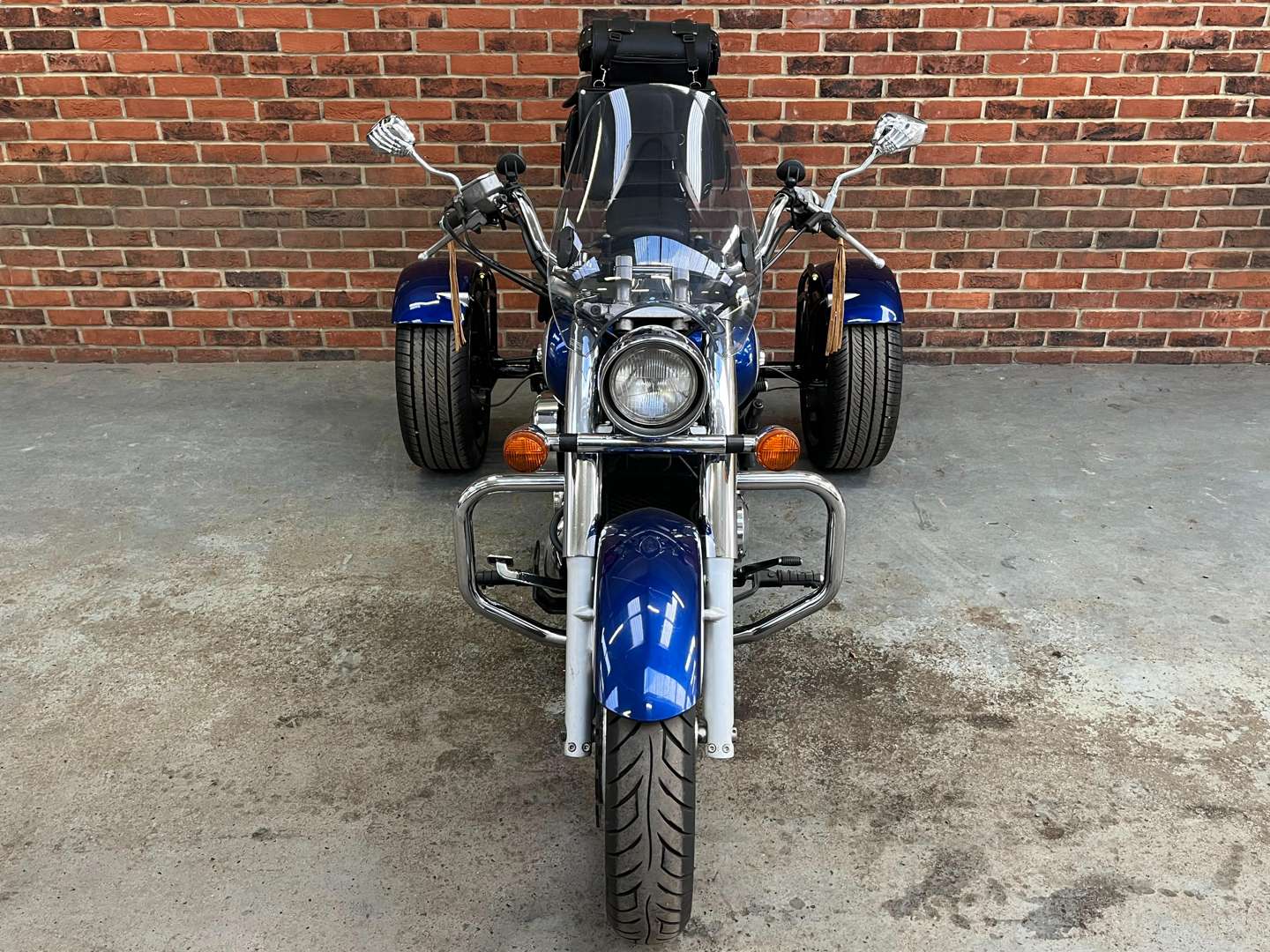 <p>2009 HONDA SHADOW 750 TRICYCLE</p>