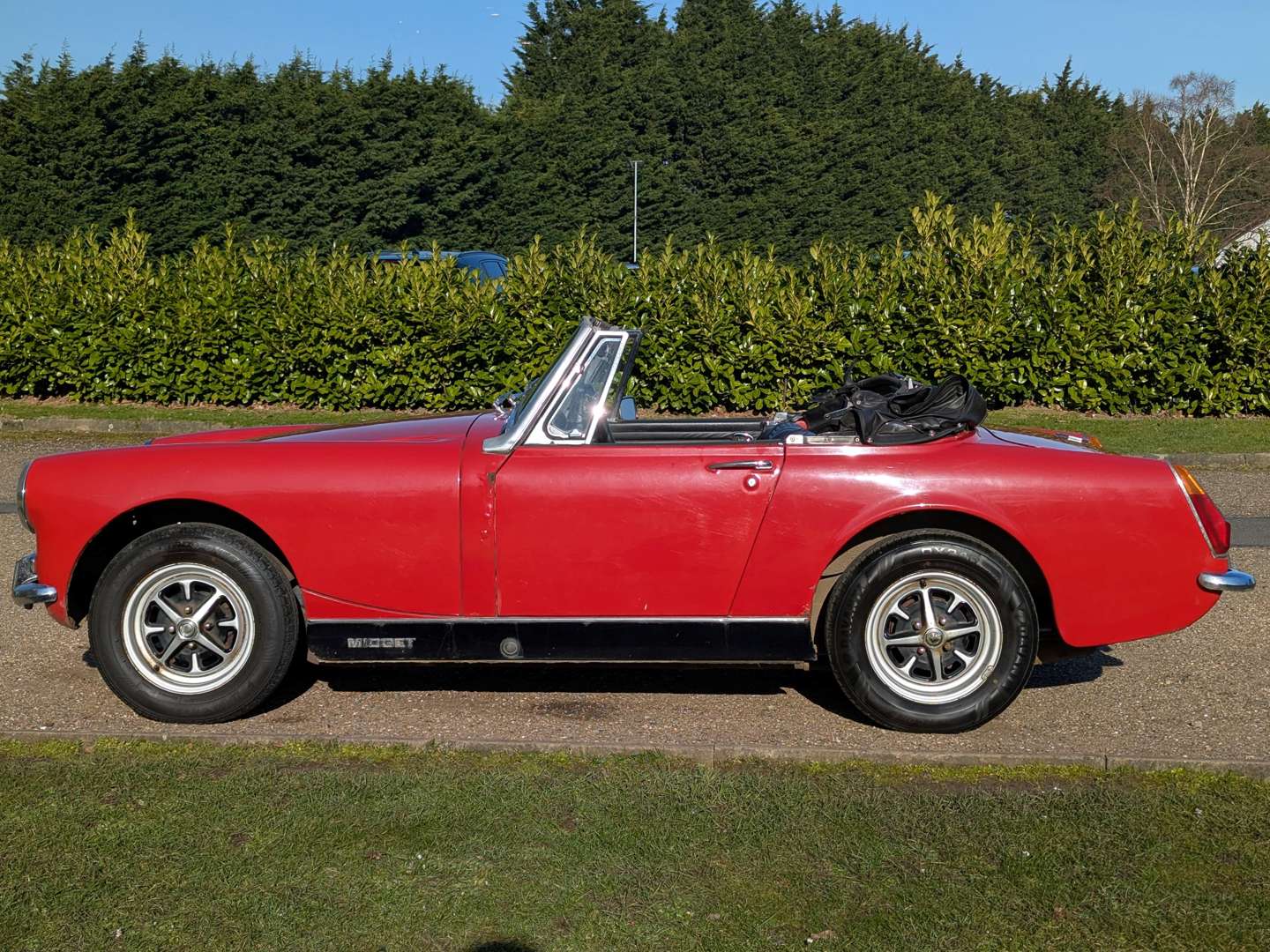 <p>1972 MG MIDGET</p>