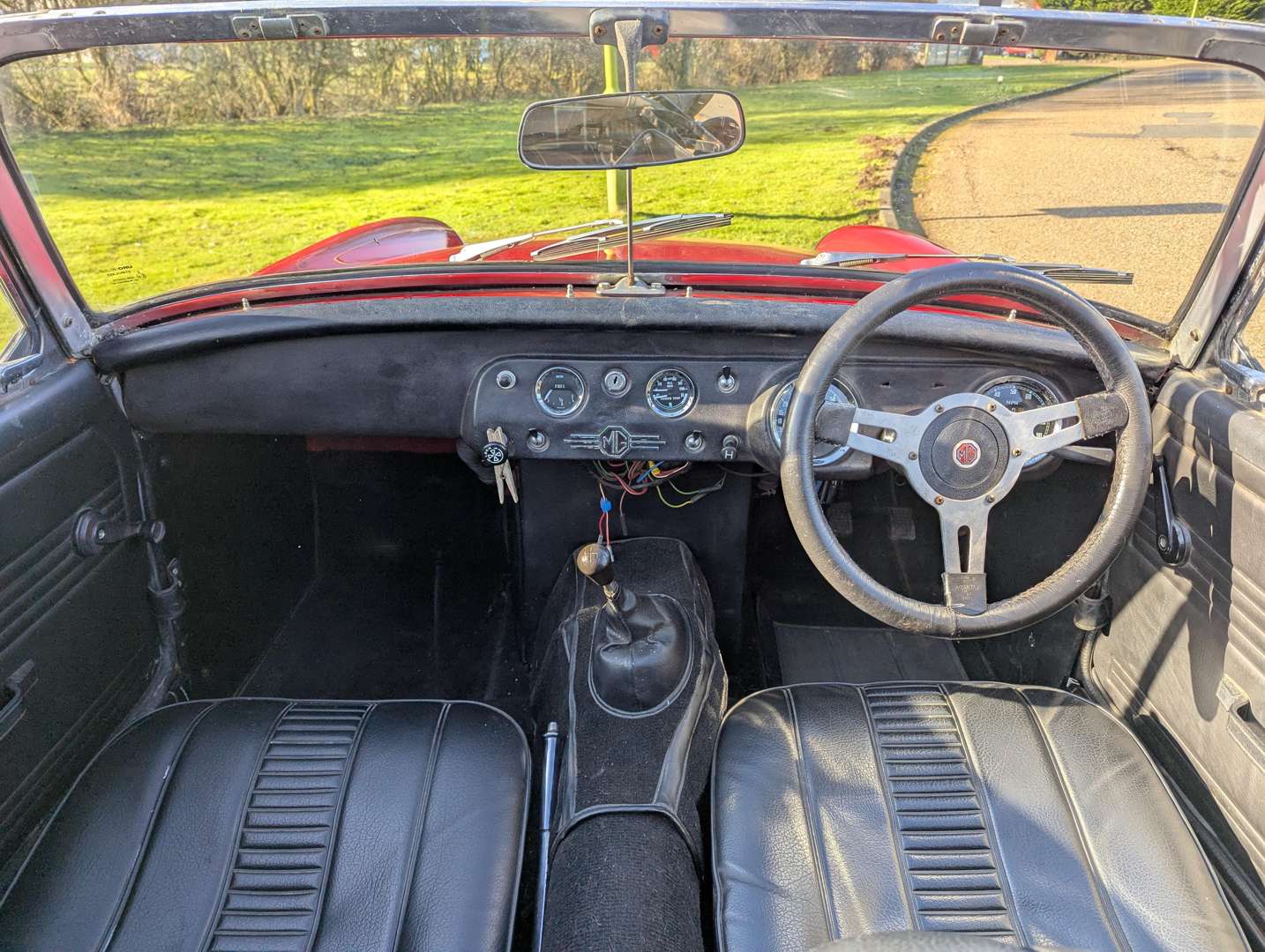 <p>1972 MG MIDGET</p>
