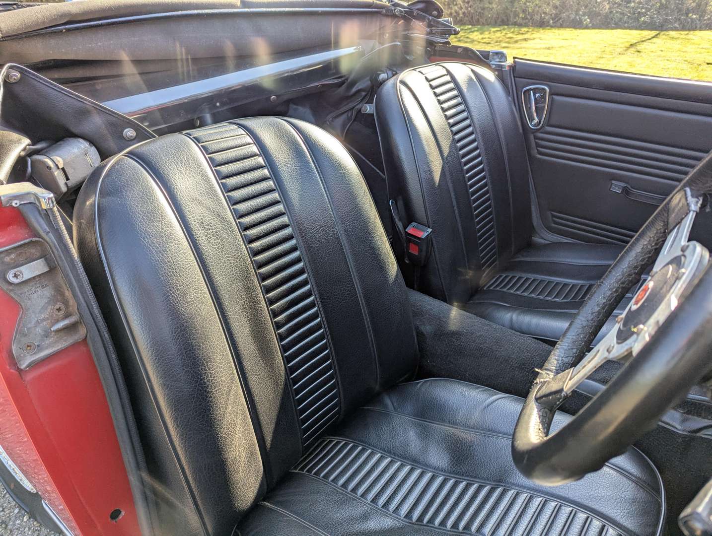 <p>1972 MG MIDGET</p>