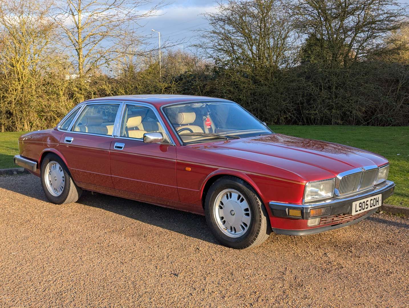 <p>1994 JAGUAR SOVEREIGN 4.0 AUTO</p>