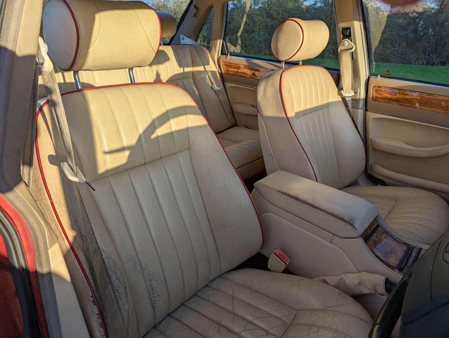 <p>1994 JAGUAR SOVEREIGN 4.0 AUTO</p>