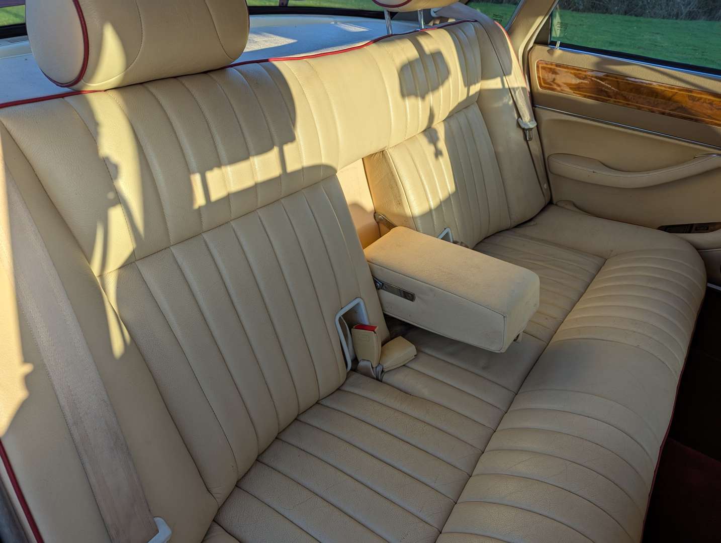 <p>1994 JAGUAR SOVEREIGN 4.0 AUTO</p>