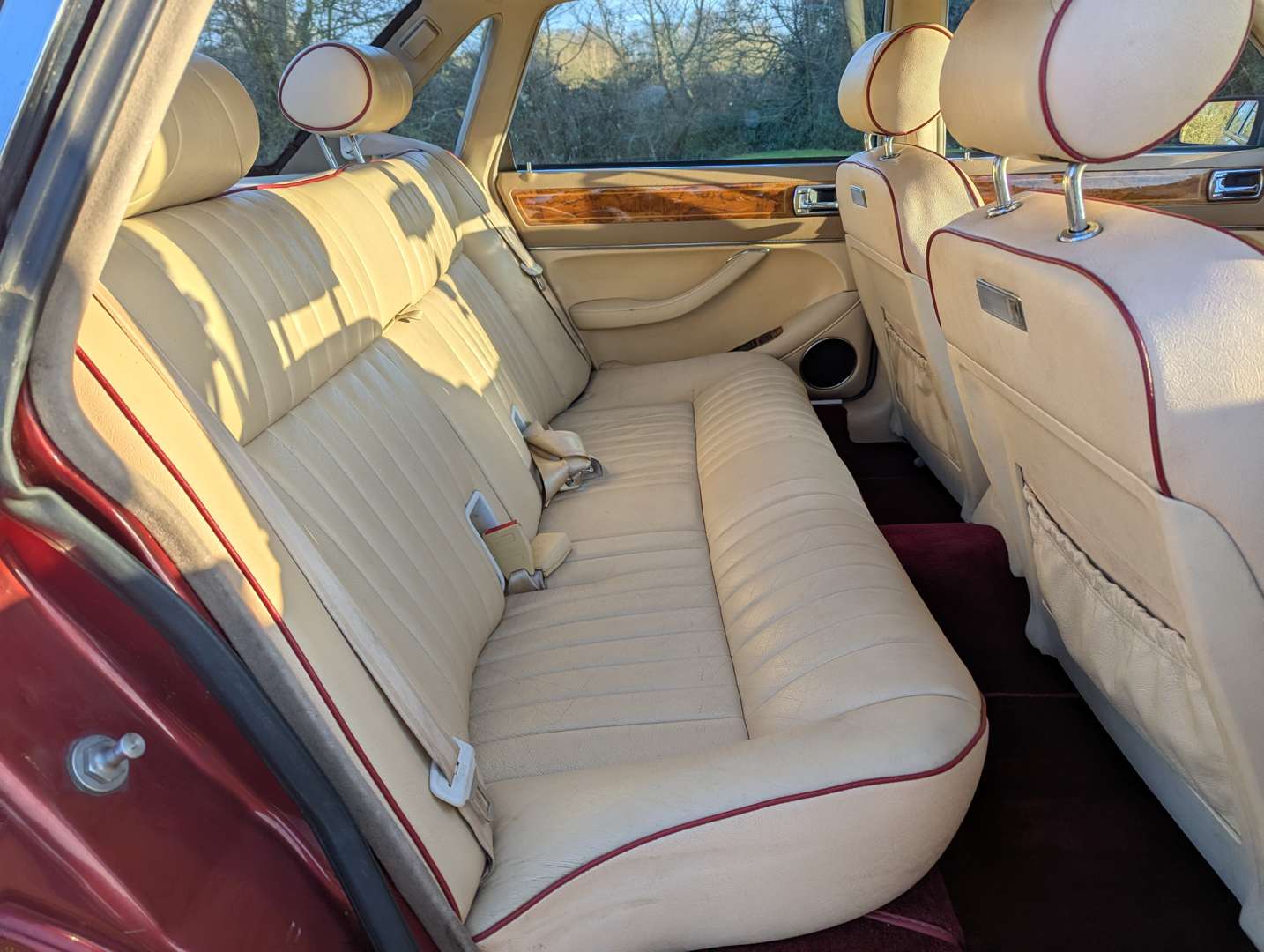 <p>1994 JAGUAR SOVEREIGN 4.0 AUTO</p>