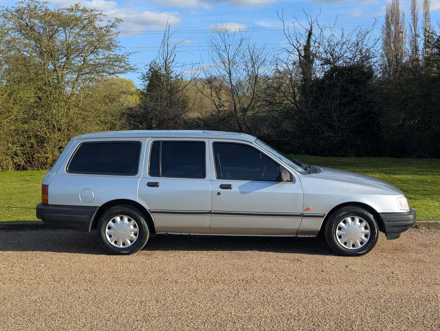 <p>1991 FORD SIERRA 1.6 LASER ESTATE</p>