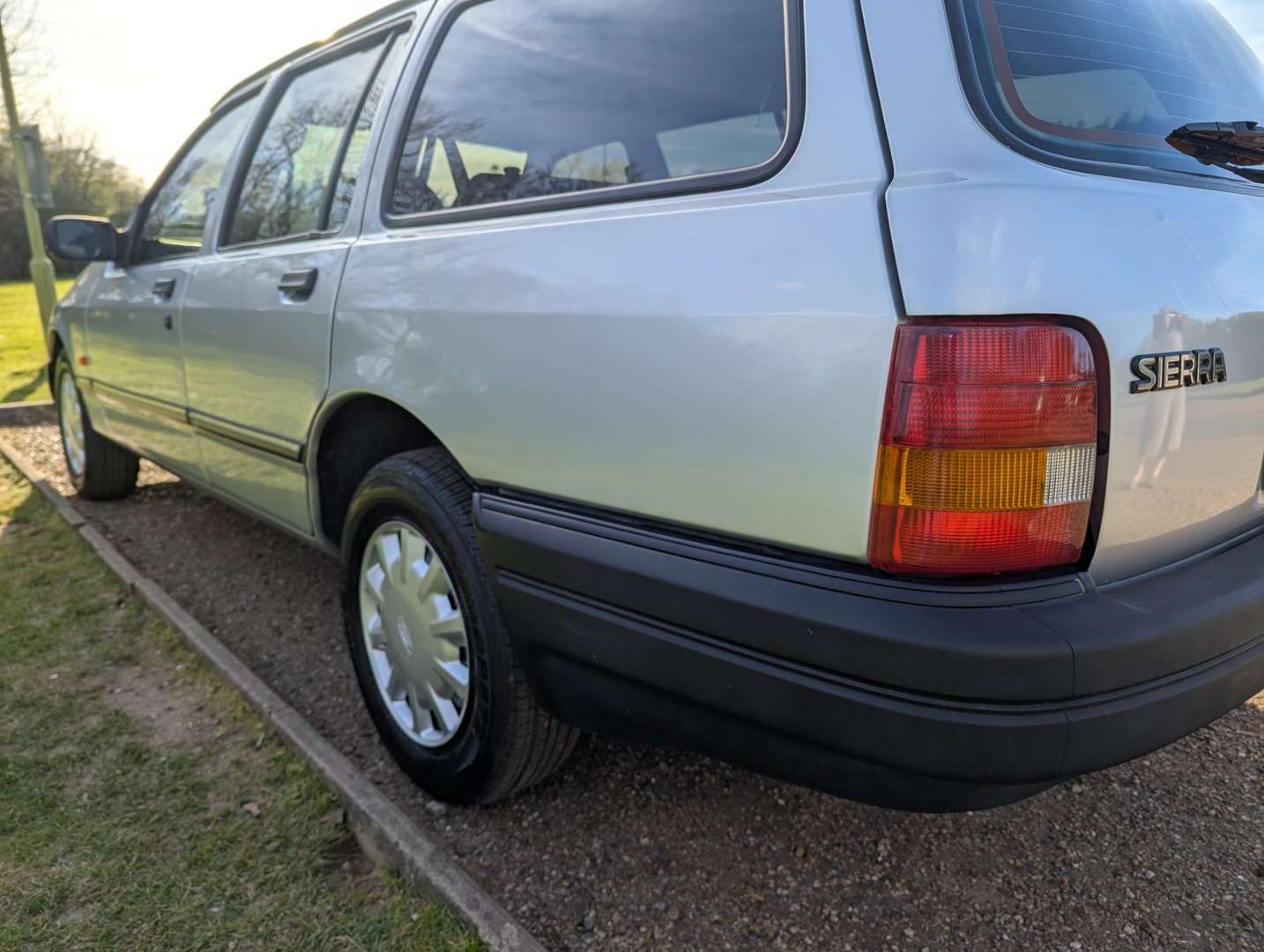 <p>1991 FORD SIERRA 1.6 LASER ESTATE</p>