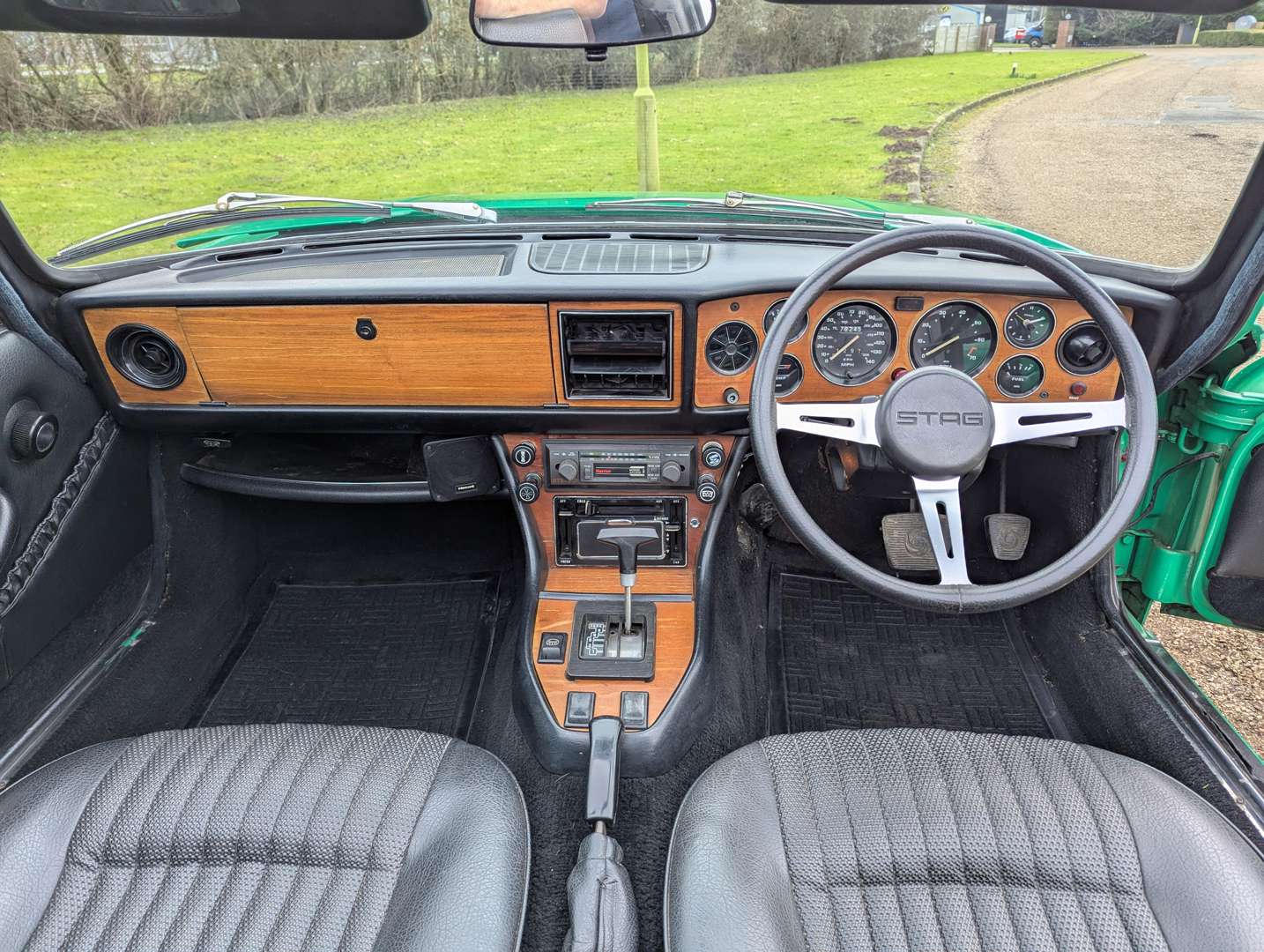 <p>1976 TRIUMPH STAG AUTO</p>