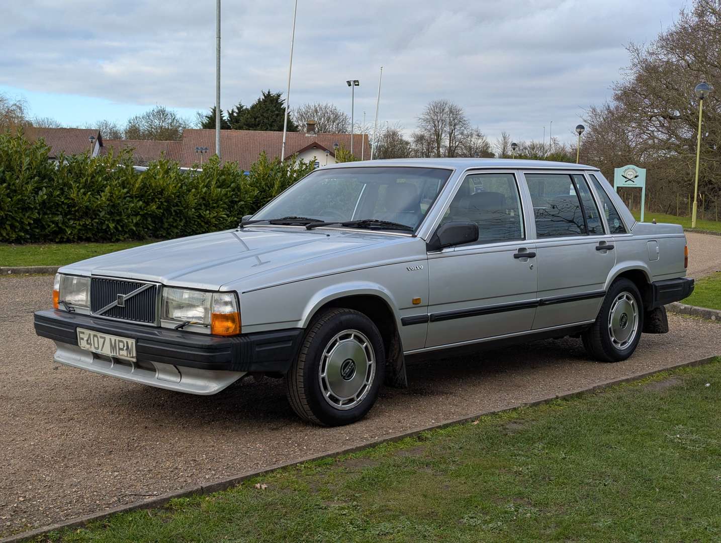 <p>1988 VOLVO 740 GLE</p>