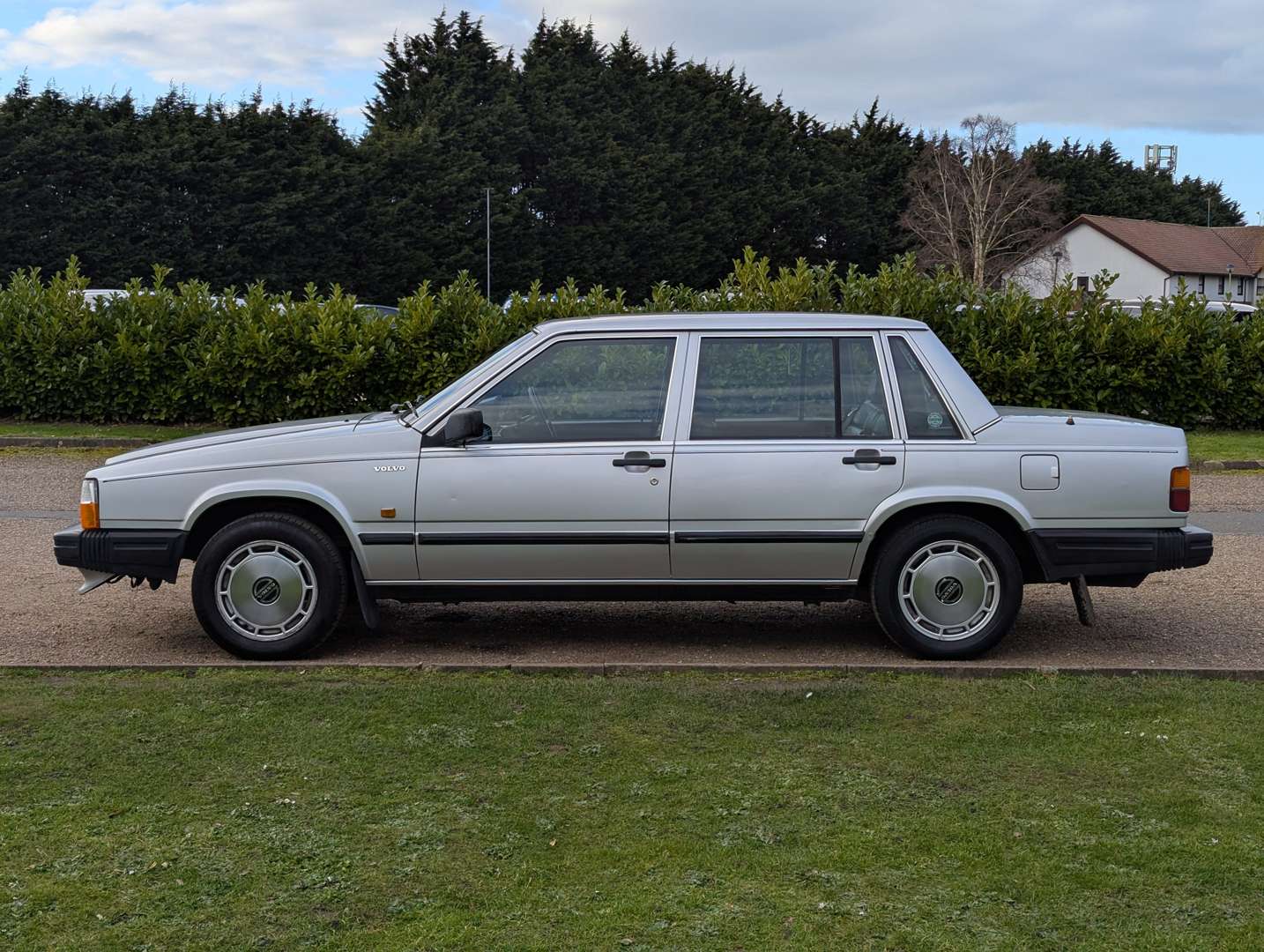 <p>1988 VOLVO 740 GLE</p>
