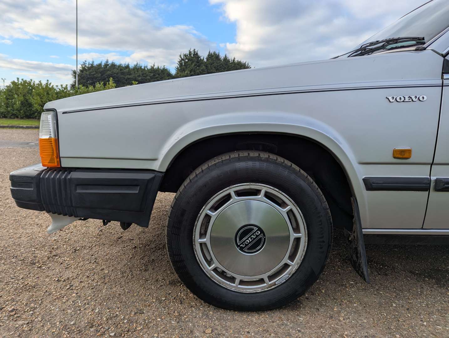 <p>1988 VOLVO 740 GLE</p>