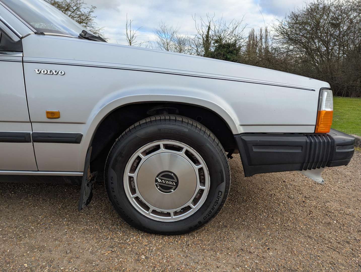 <p>1988 VOLVO 740 GLE</p>