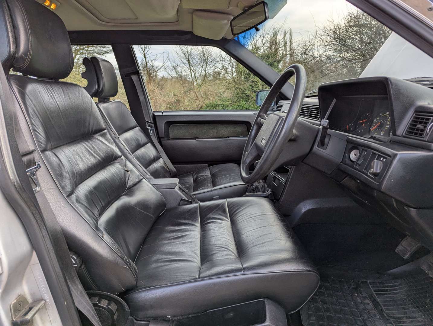 <p>1988 VOLVO 740 GLE</p>