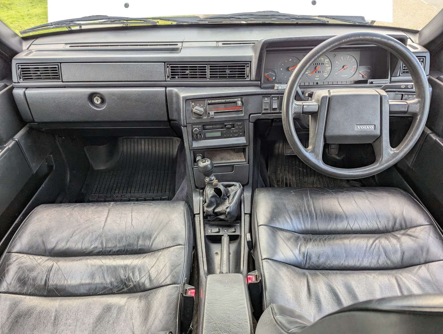 <p>1988 VOLVO 740 GLE</p>