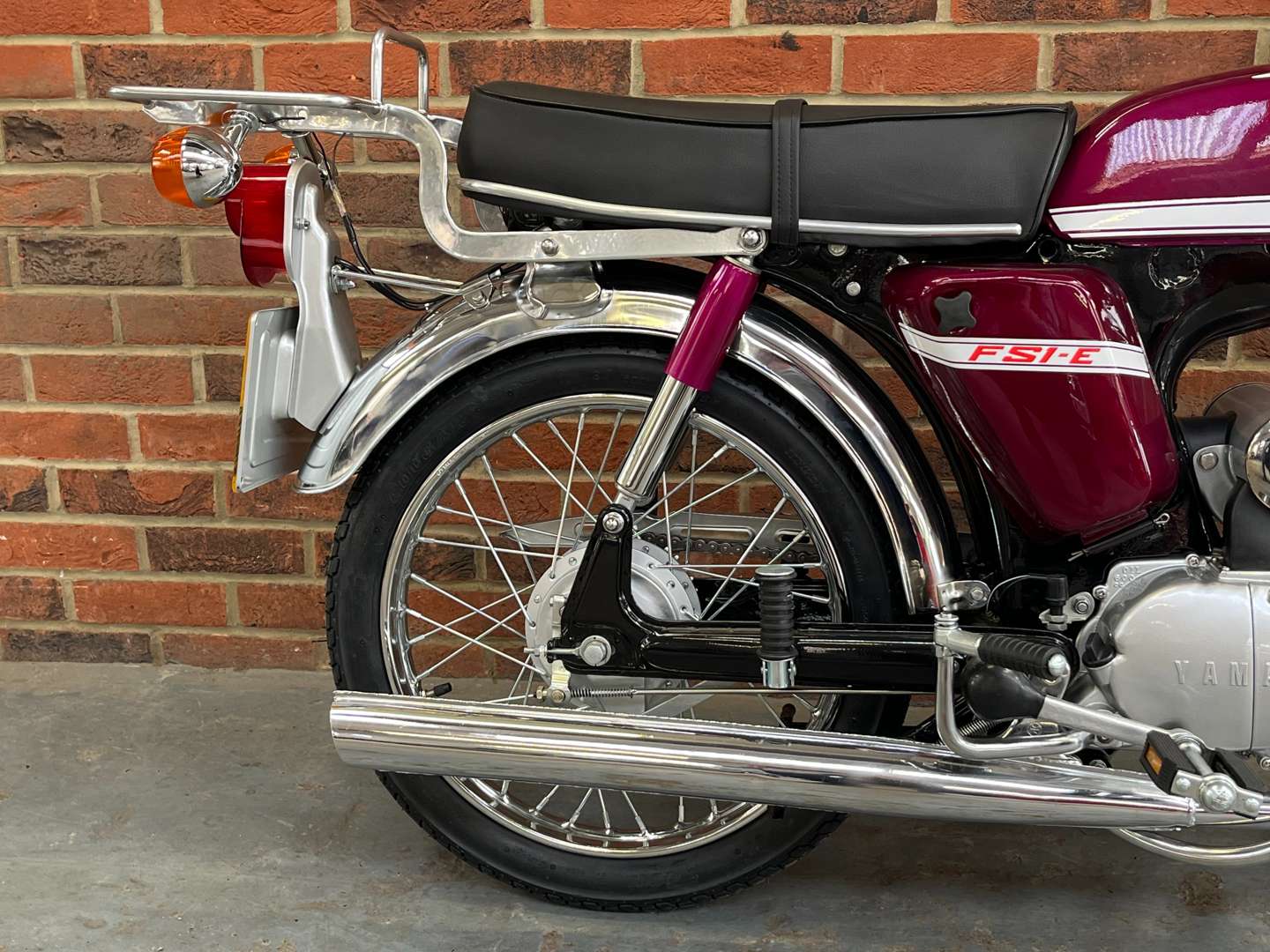 <p>1975 YAMAHA FS1E</p>