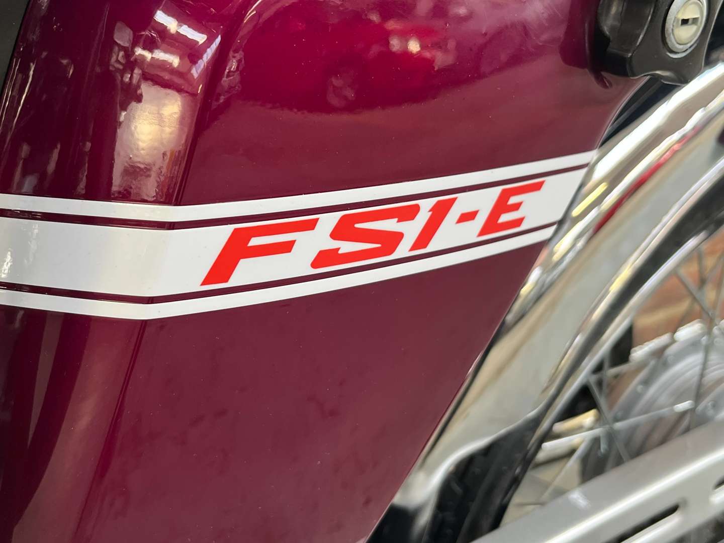 <p>1975 YAMAHA FS1E</p>