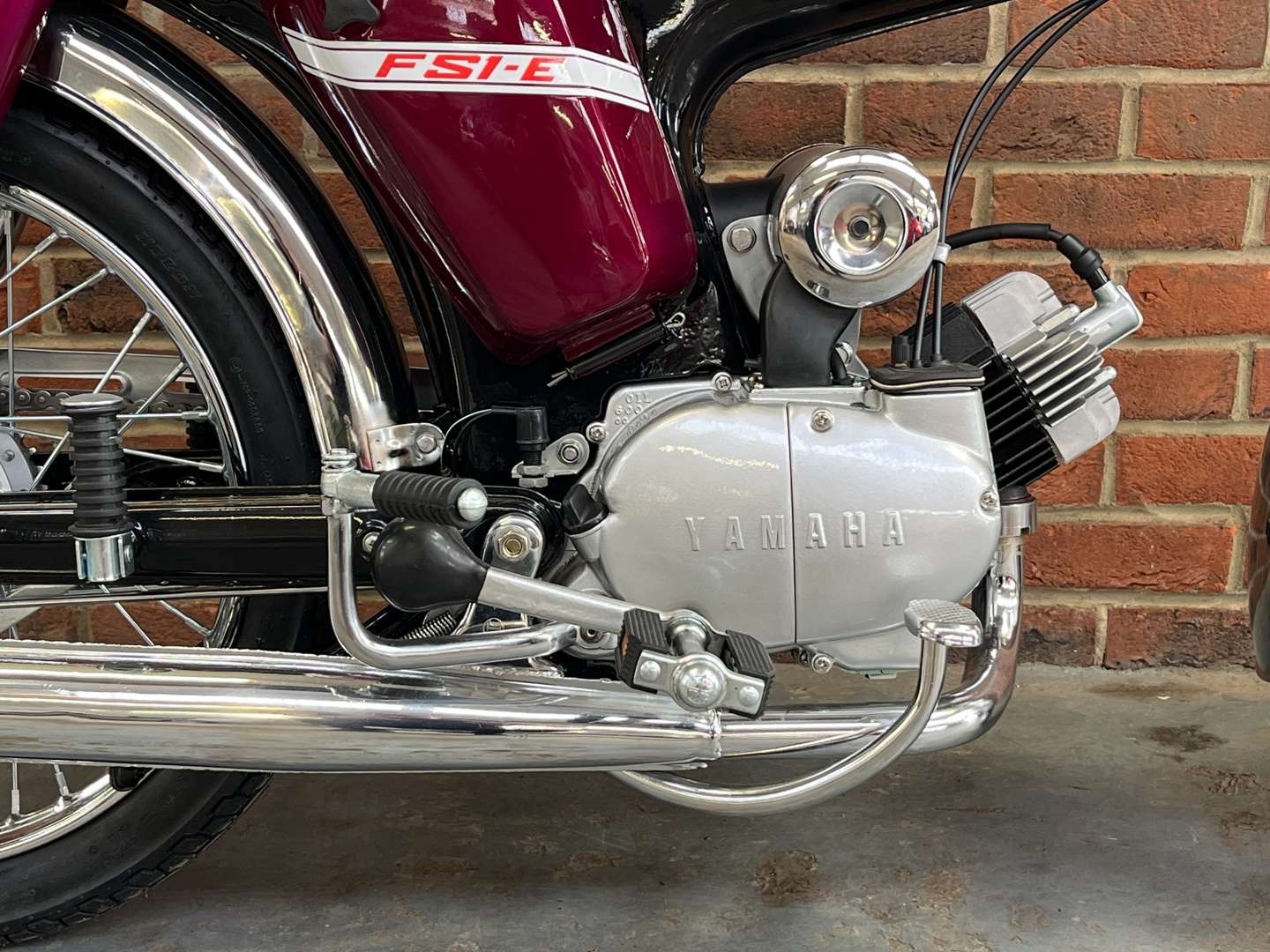 <p>1975 YAMAHA FS1E</p>