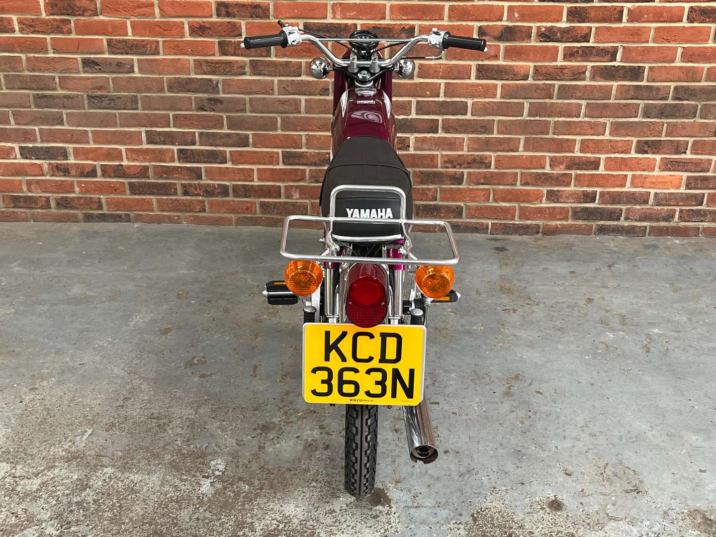 <p>1975 YAMAHA FS1E</p>