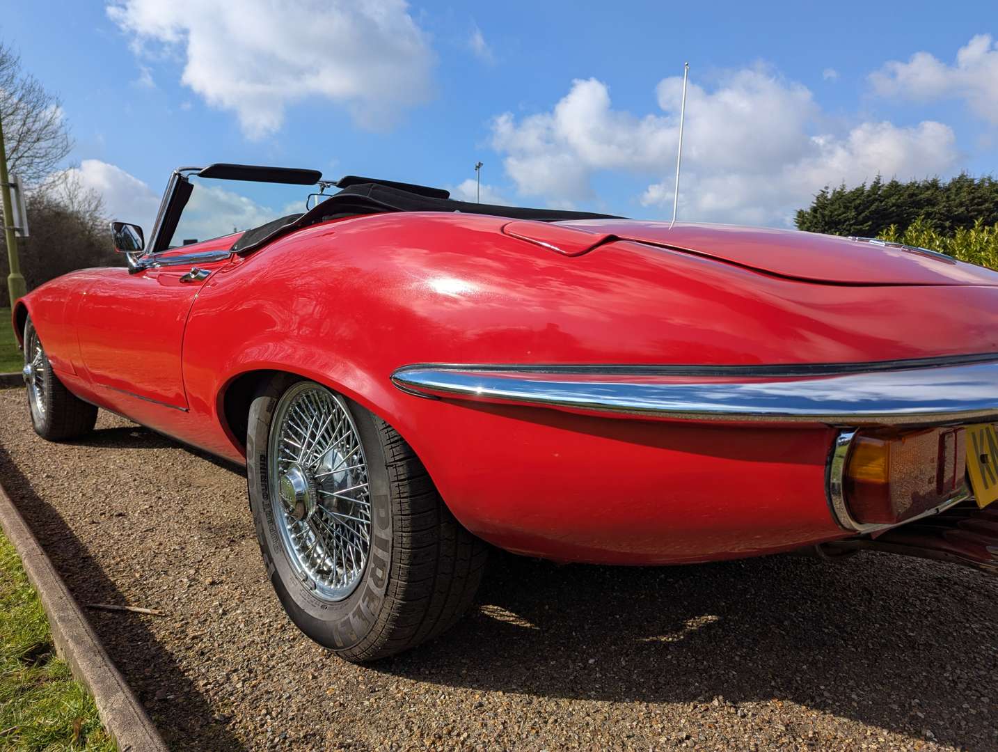 <p>1974 JAGUAR E-TYPE 5.3 V12 AUTO ROADSTER SERIES 3</p>