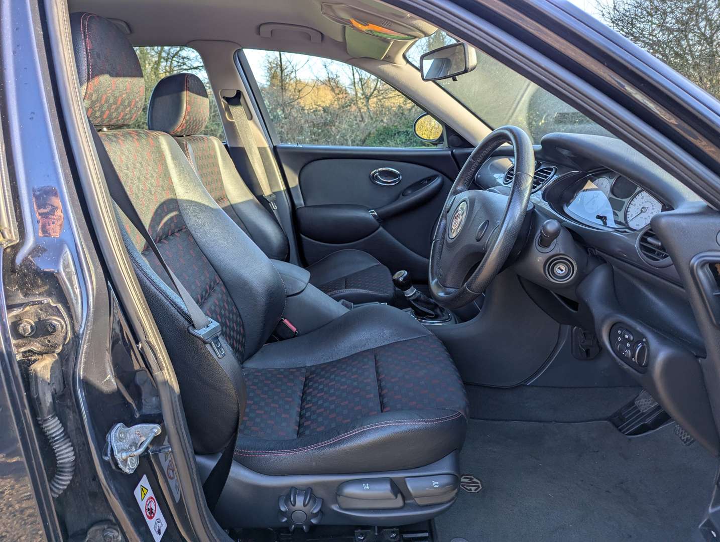 <p>2003 MG ZT+</p>