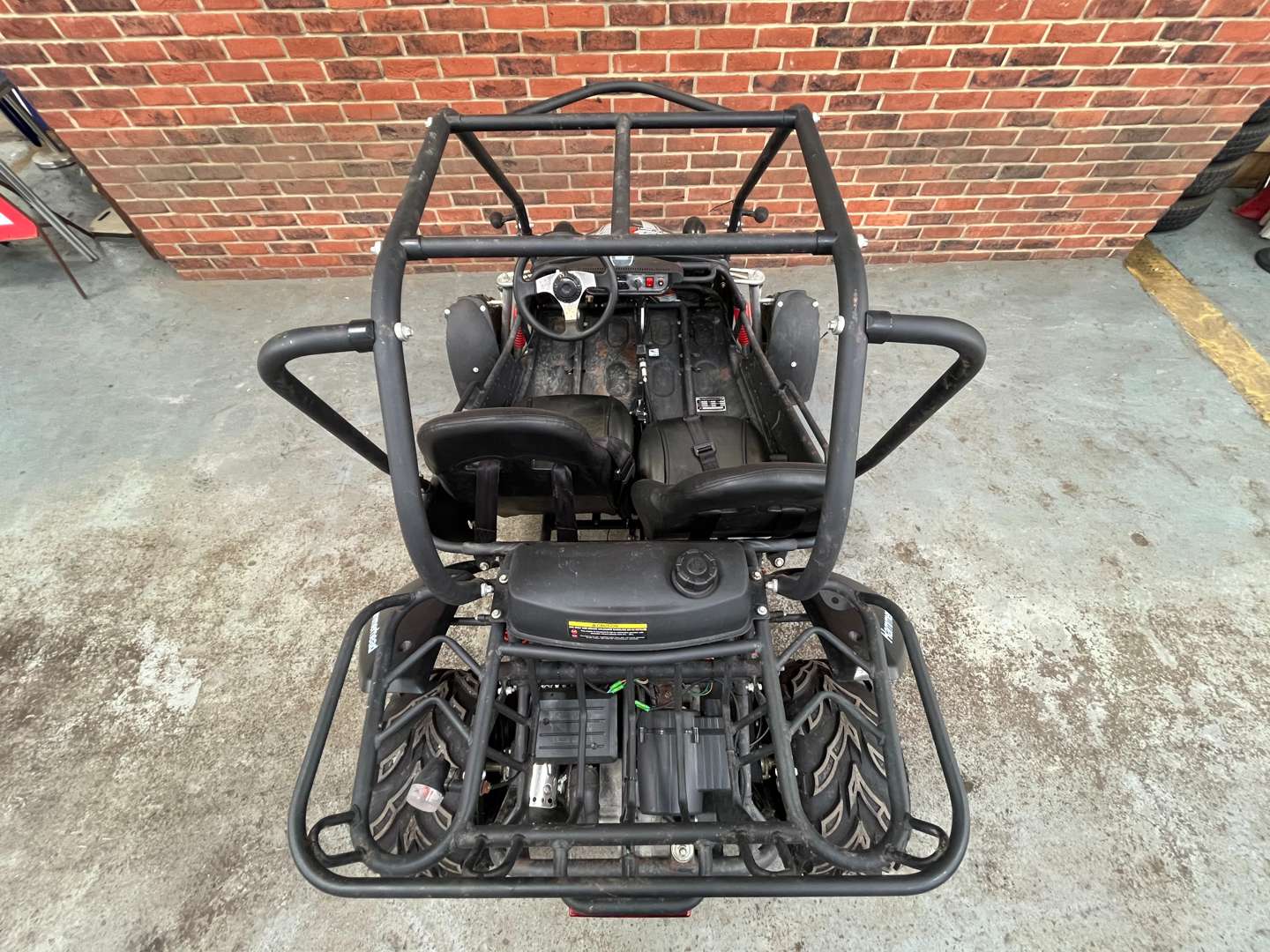 <p>2016 HAMMERHEAD BUGGY</p>