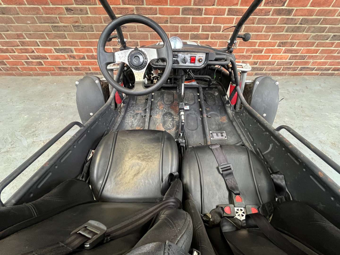<p>2016 HAMMERHEAD BUGGY</p>
