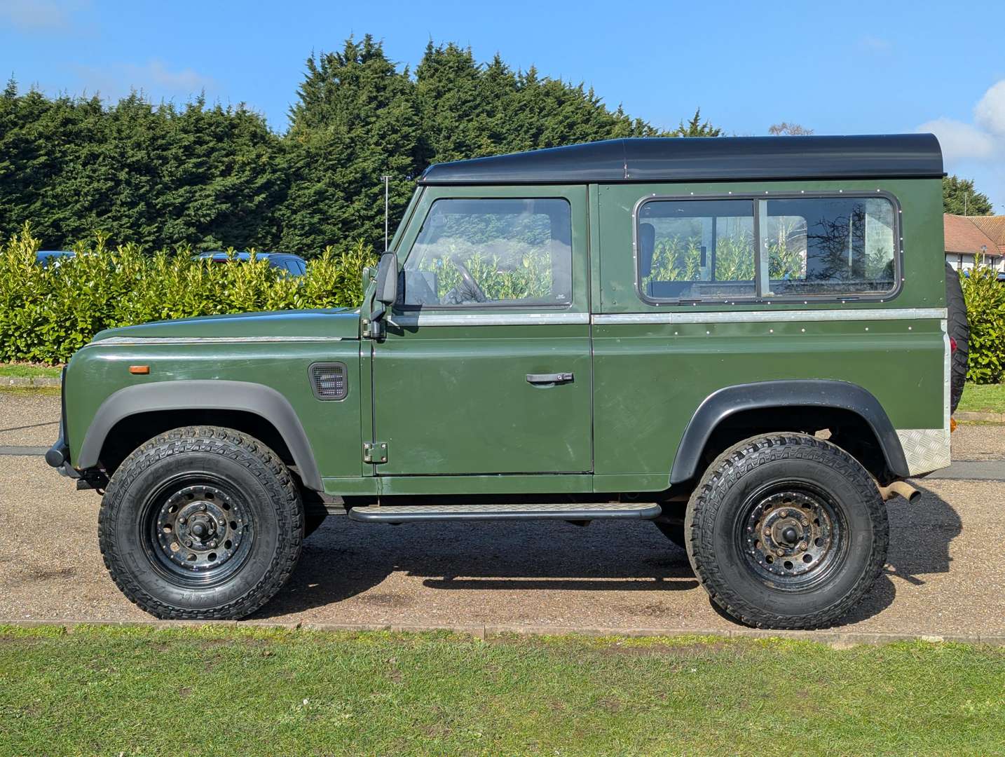 <p>1988 LAND ROVER DEFENDER 90</p>