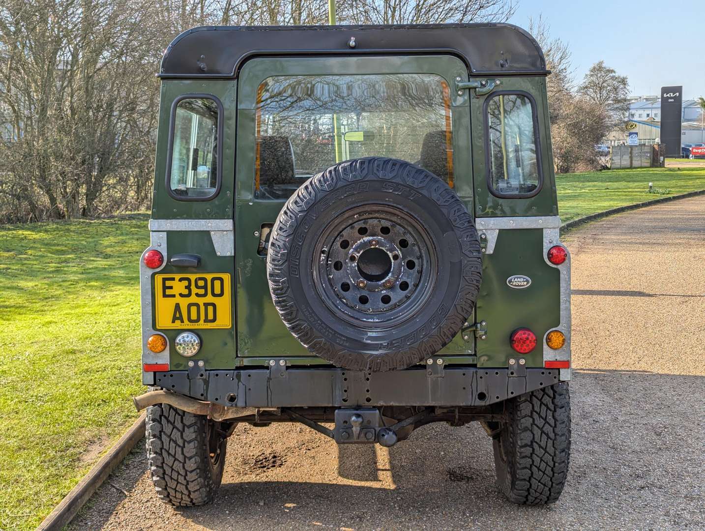 <p>1988 LAND ROVER DEFENDER 90</p>