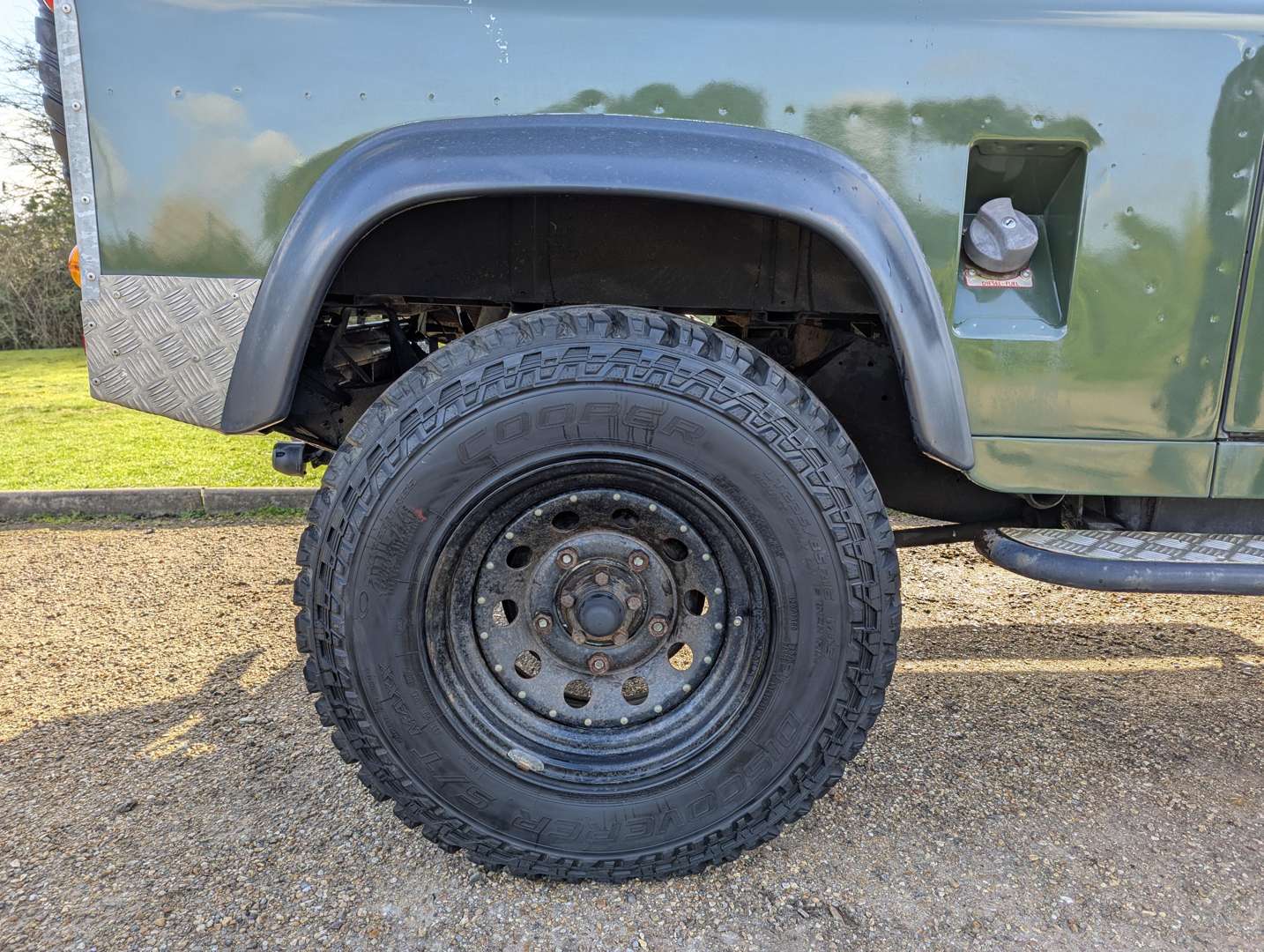 <p>1988 LAND ROVER DEFENDER 90</p>
