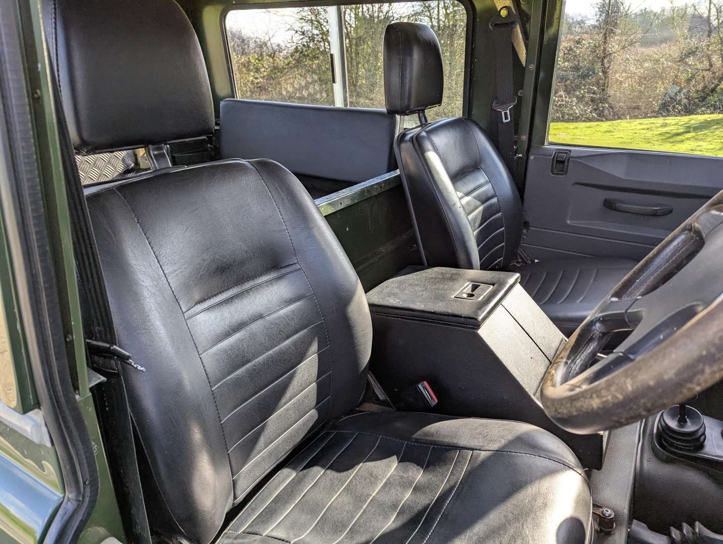 <p>1988 LAND ROVER DEFENDER 90</p>