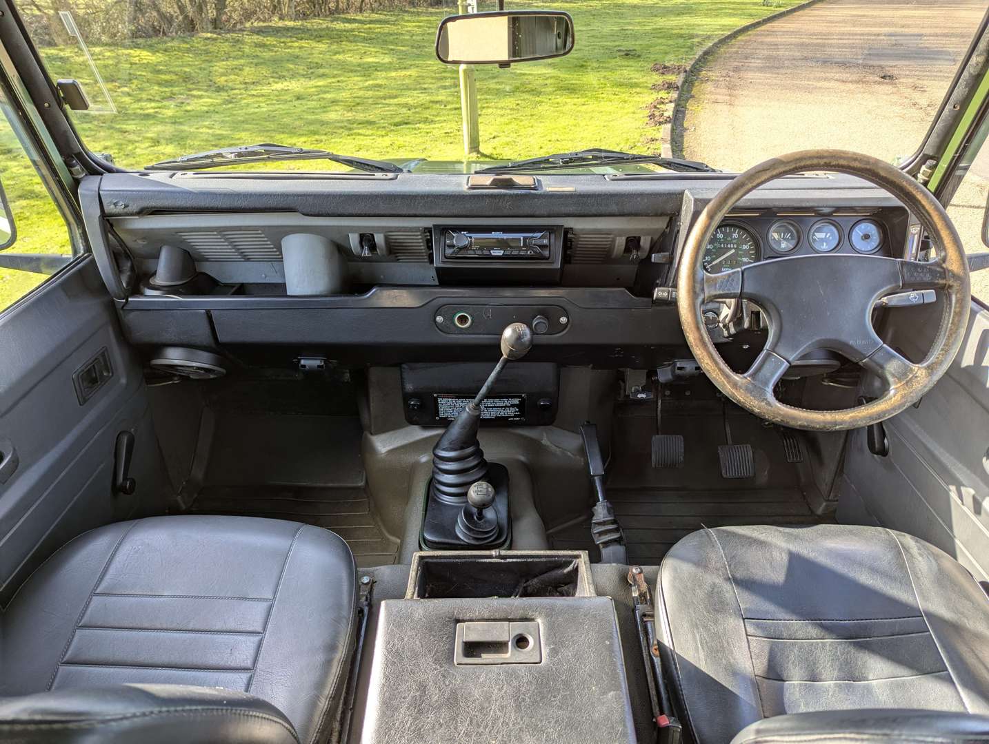<p>1988 LAND ROVER DEFENDER 90</p>