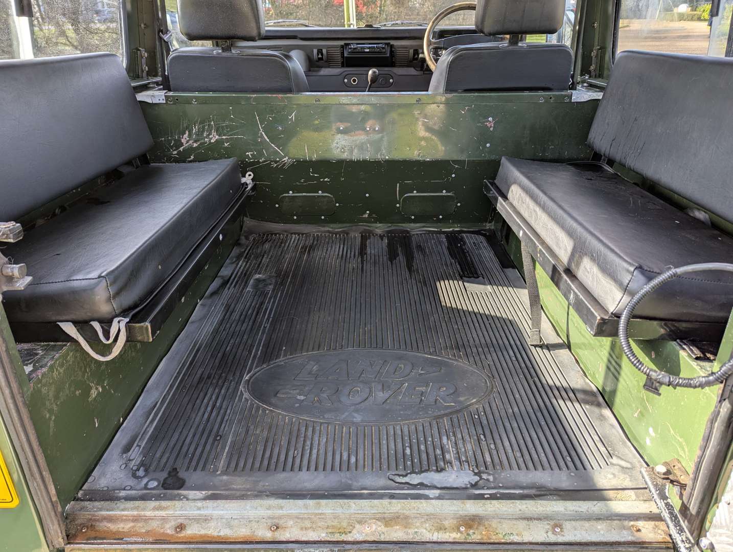 <p>1988 LAND ROVER DEFENDER 90</p>