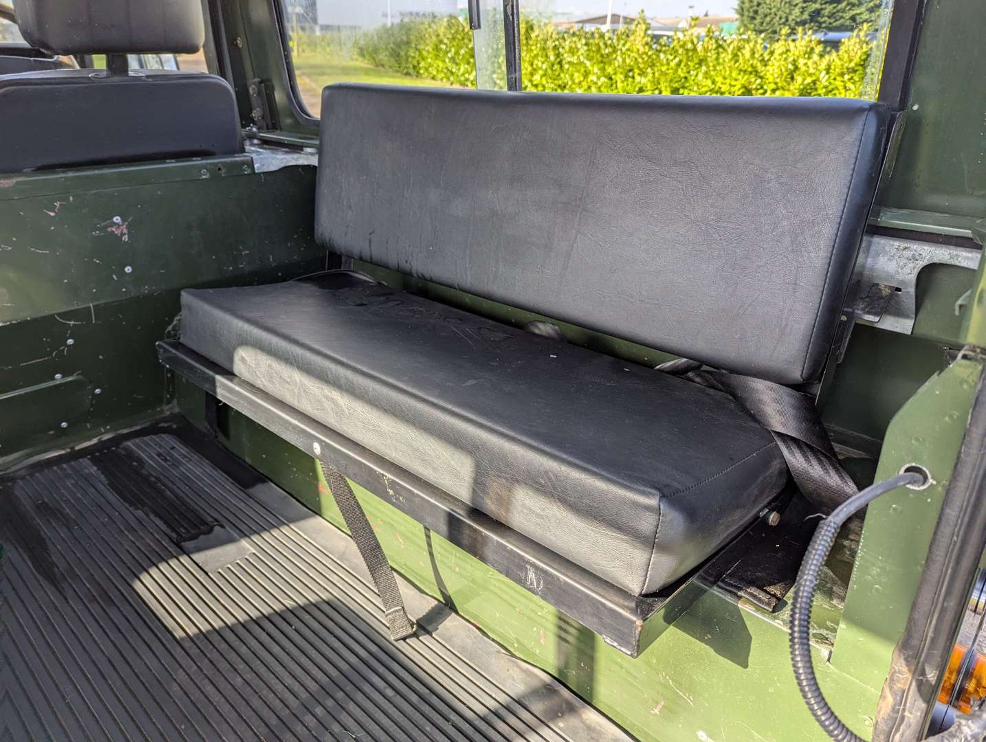 <p>1988 LAND ROVER DEFENDER 90</p>
