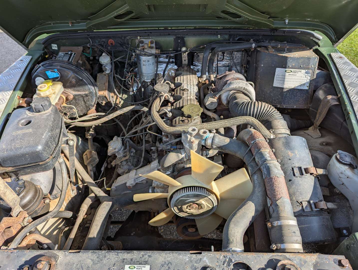 <p>1988 LAND ROVER DEFENDER 90</p>
