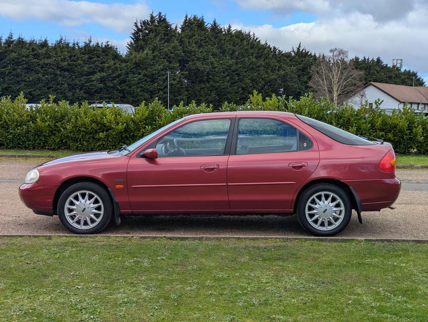 <p>2000 FORD MONDEO GHIA X 2.0 AUTO</p>