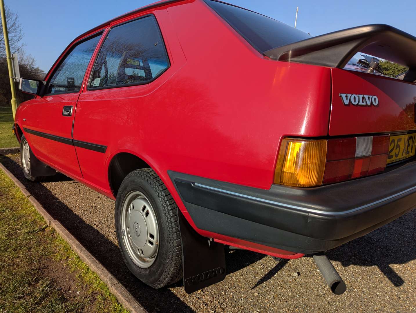 <p>1989 VOLVO 340</p>