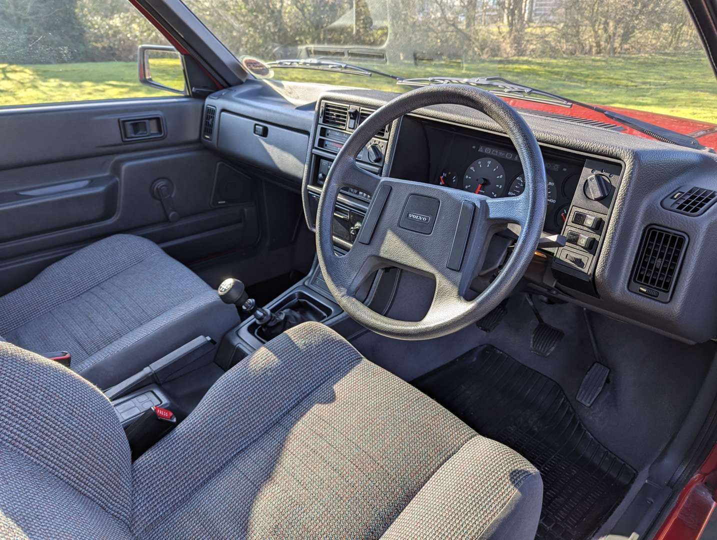 <p>1989 VOLVO 340</p>