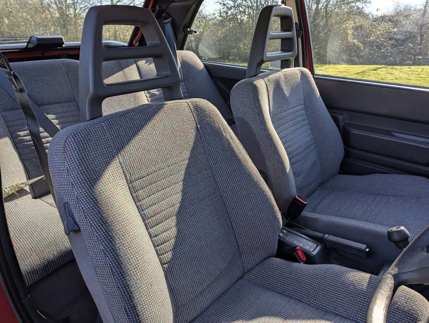 <p>1989 VOLVO 340</p>