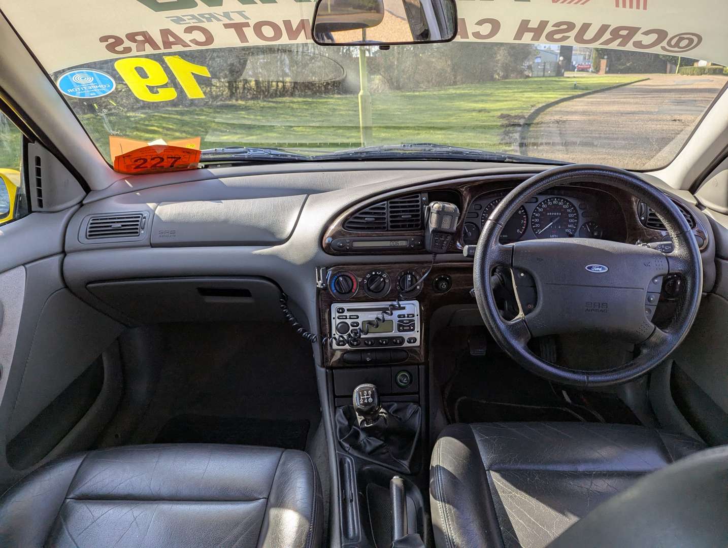 <p>2000 FORD MONDEO 2.0 GHIA</p>