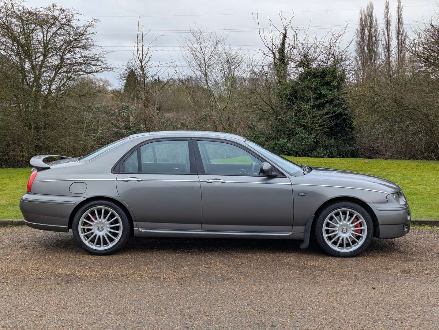 <p>2002 MG ZT +&nbsp;</p>