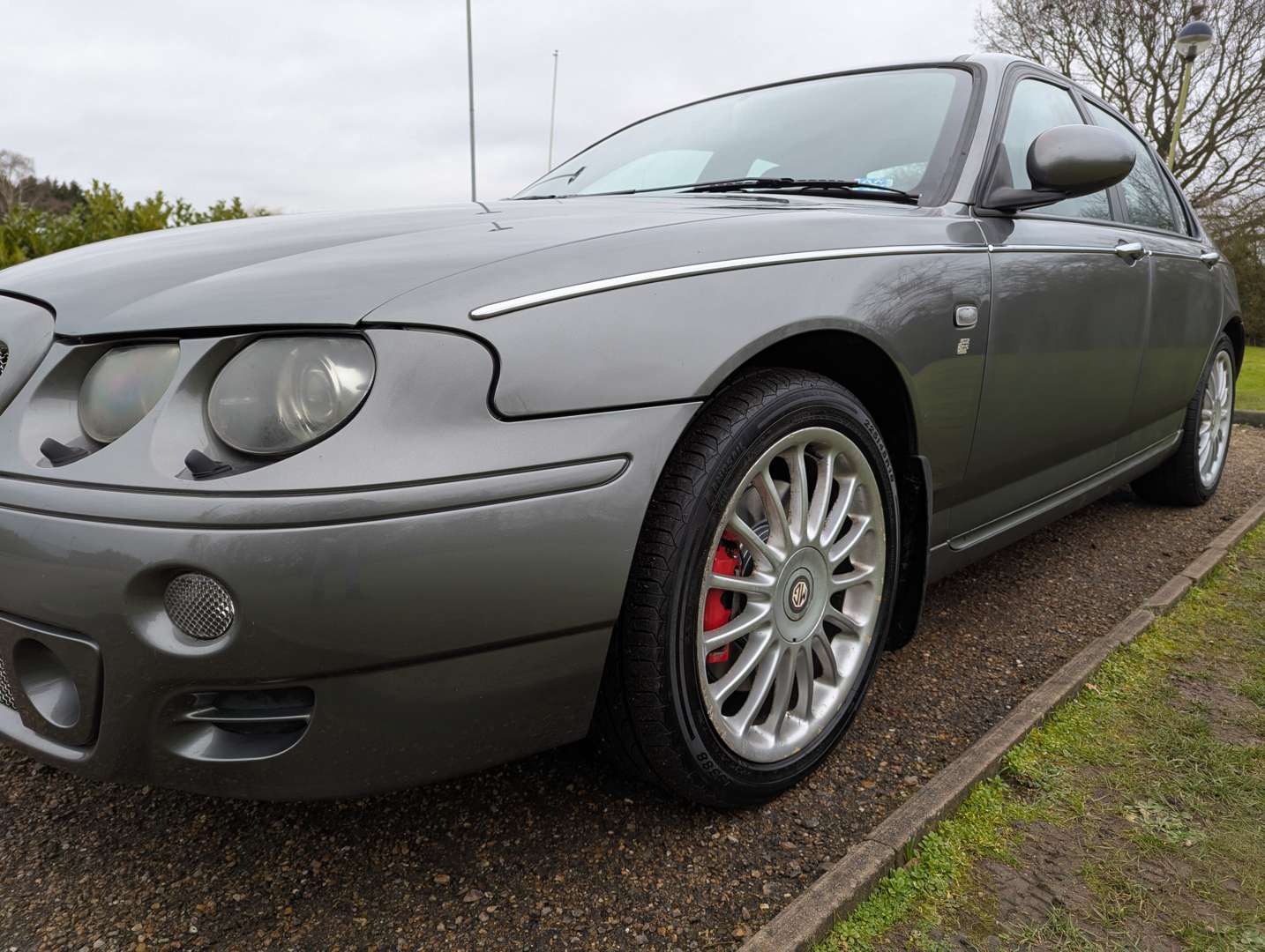 <p>2002 MG ZT +&nbsp;</p>