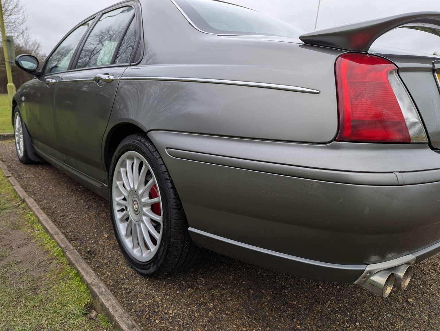 <p>2002 MG ZT +&nbsp;</p>