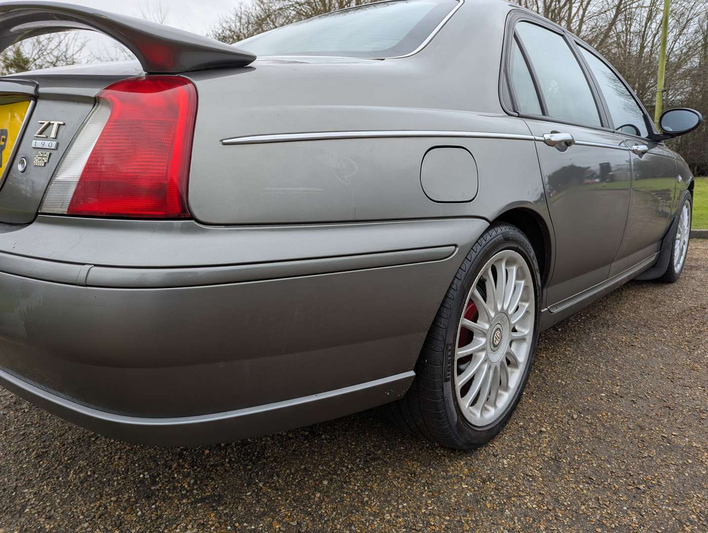 <p>2002 MG ZT +&nbsp;</p>
