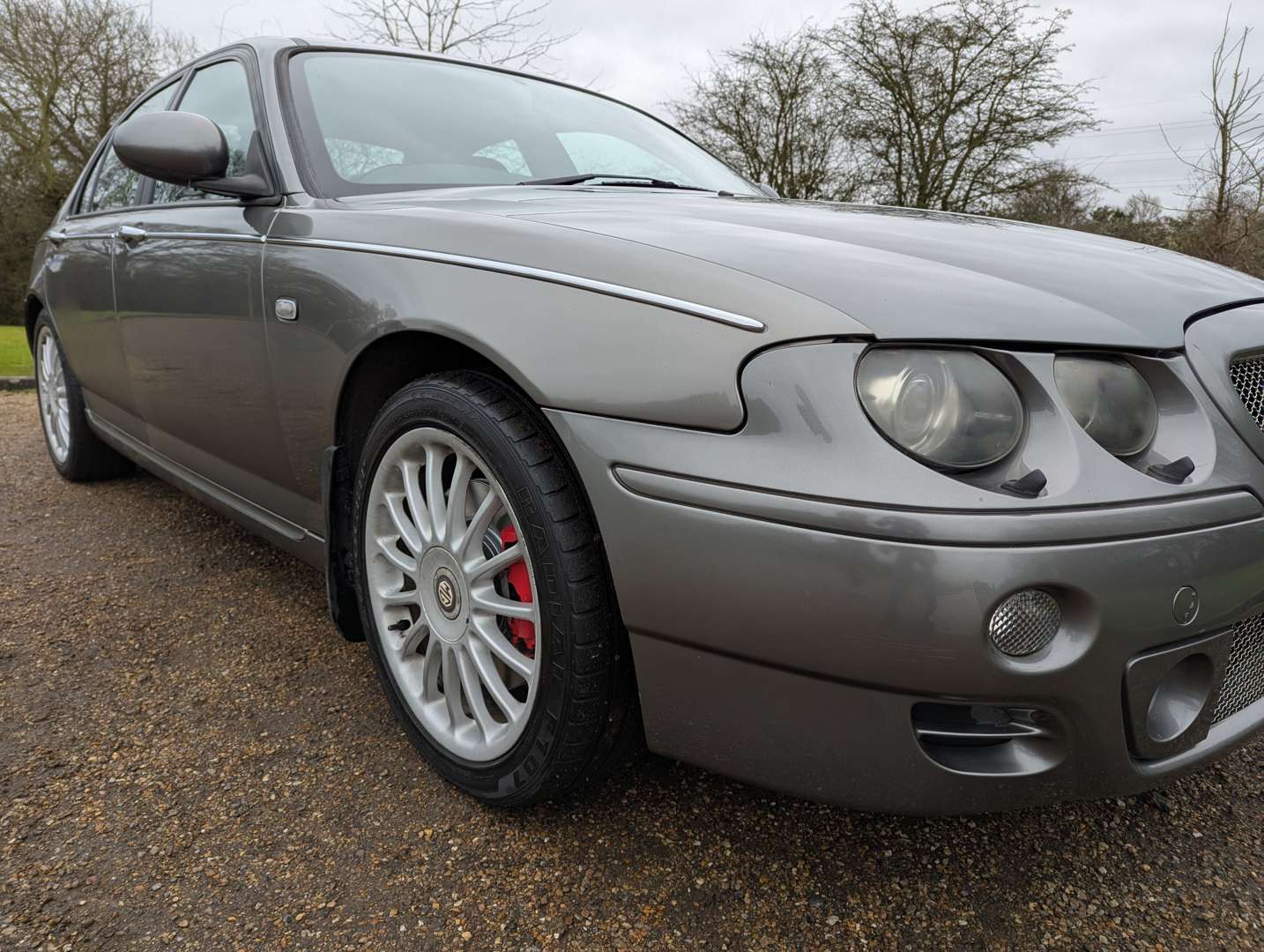 <p>2002 MG ZT +&nbsp;</p>