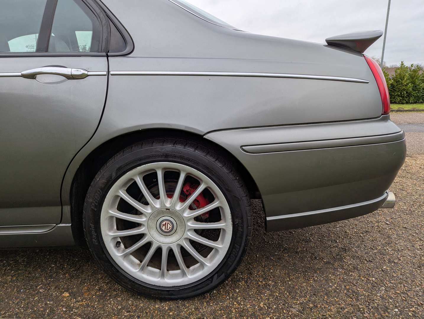 <p>2002 MG ZT +&nbsp;</p>
