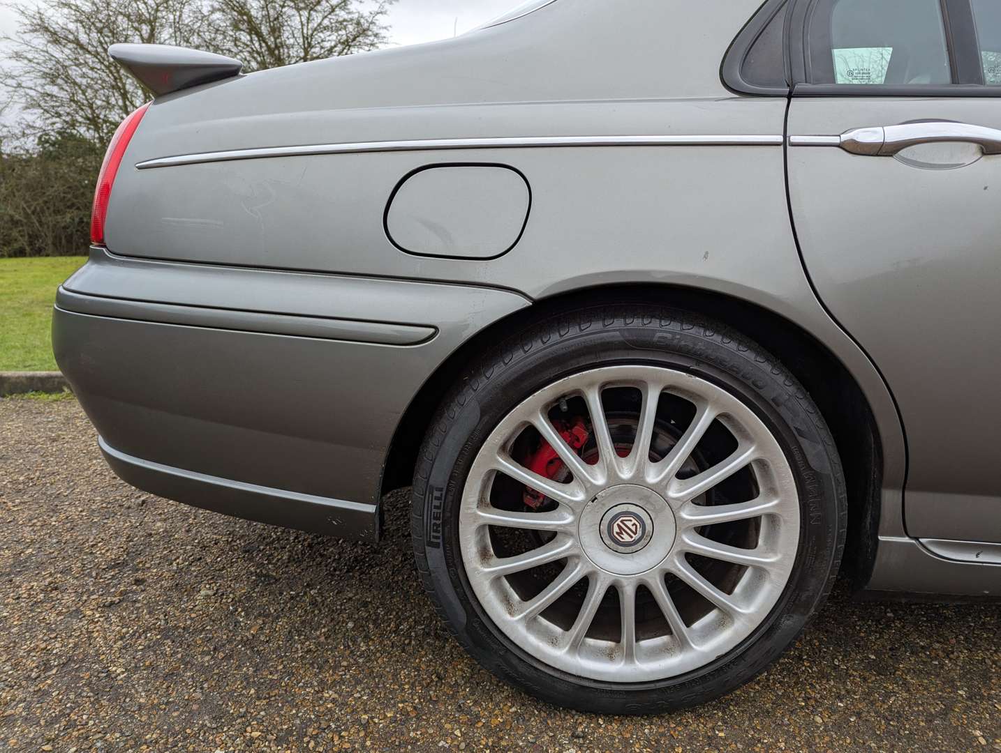 <p>2002 MG ZT +&nbsp;</p>
