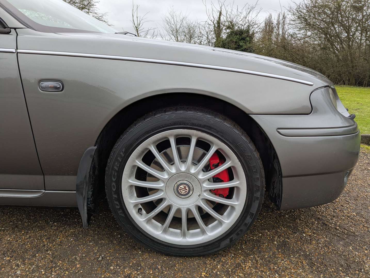 <p>2002 MG ZT +&nbsp;</p>