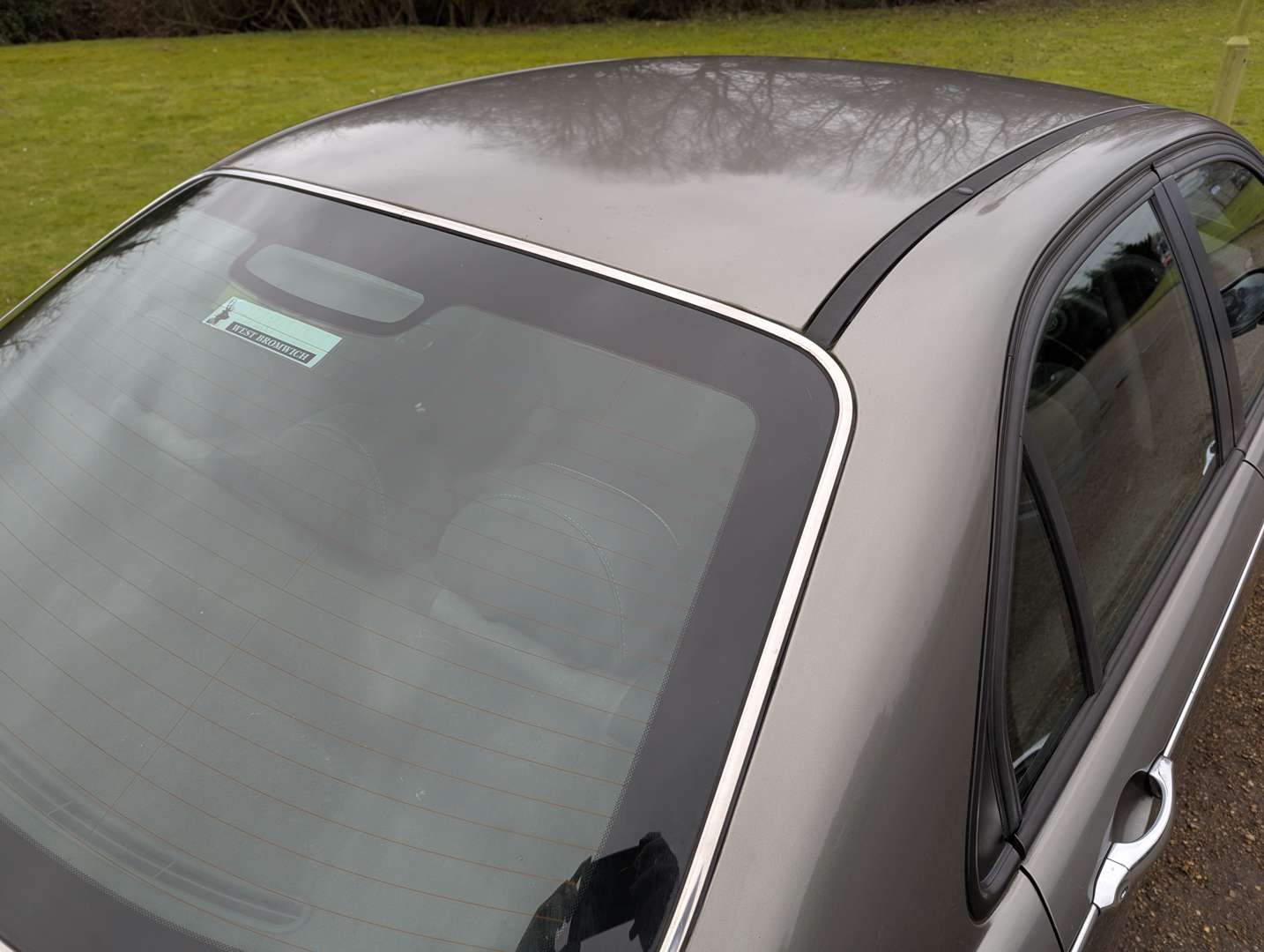 <p>2002 MG ZT +&nbsp;</p>