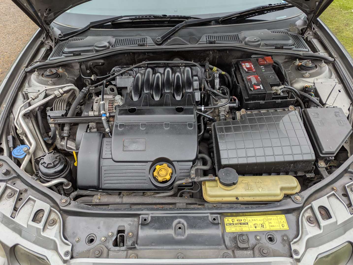 <p>2002 MG ZT +&nbsp;</p>