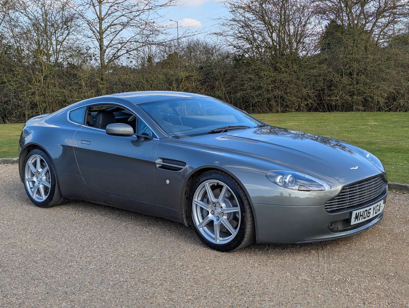 <p>2006 ASTON MARTIN VANTAGE V8</p>