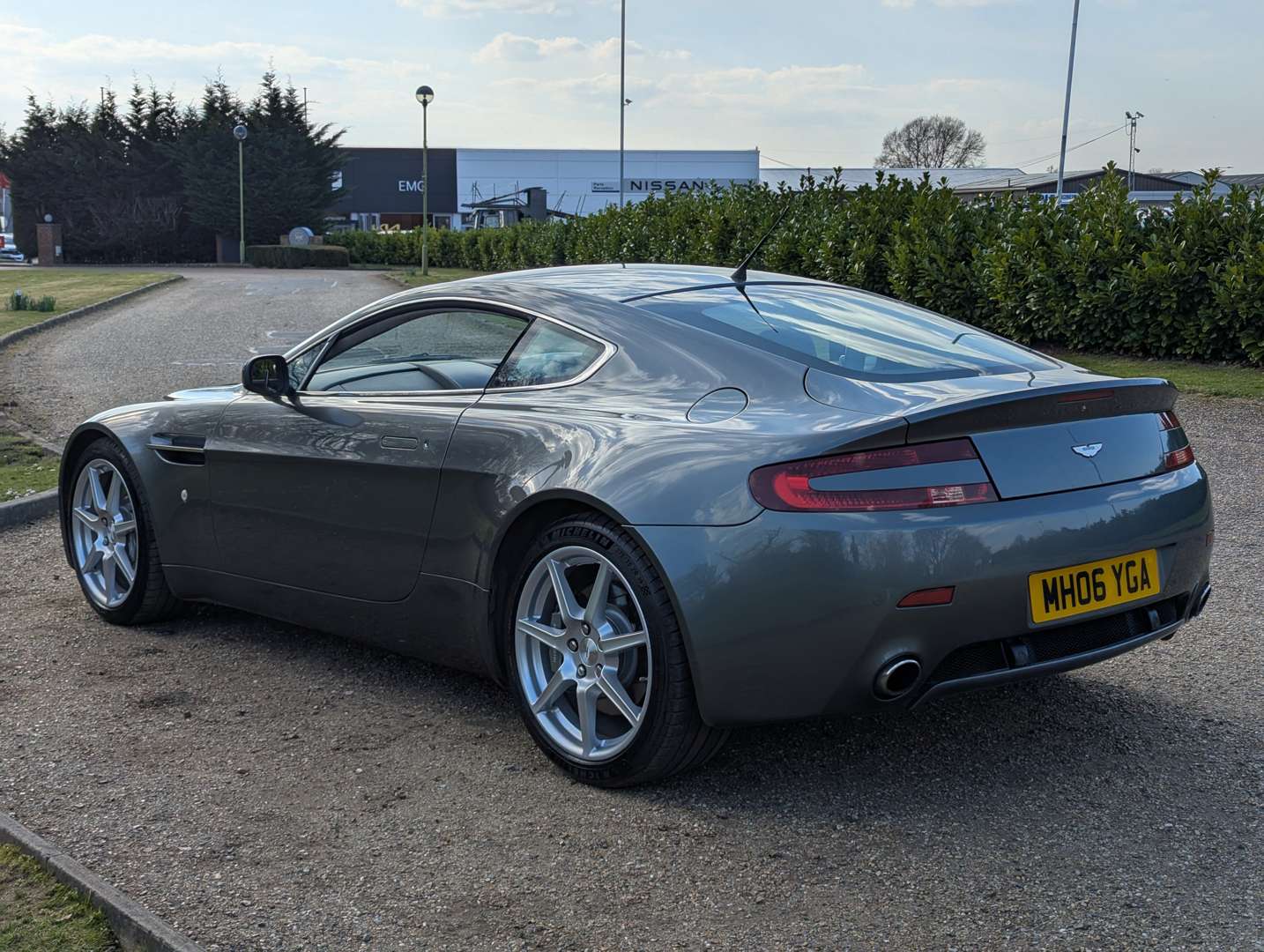<p>2006 ASTON MARTIN VANTAGE V8</p>